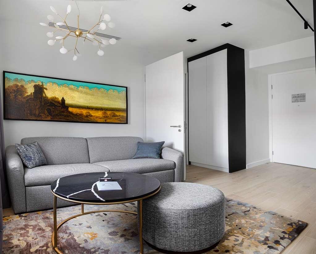 Hotel The Basilian Minsk, Curio Collection By Hilton Chambre photo
