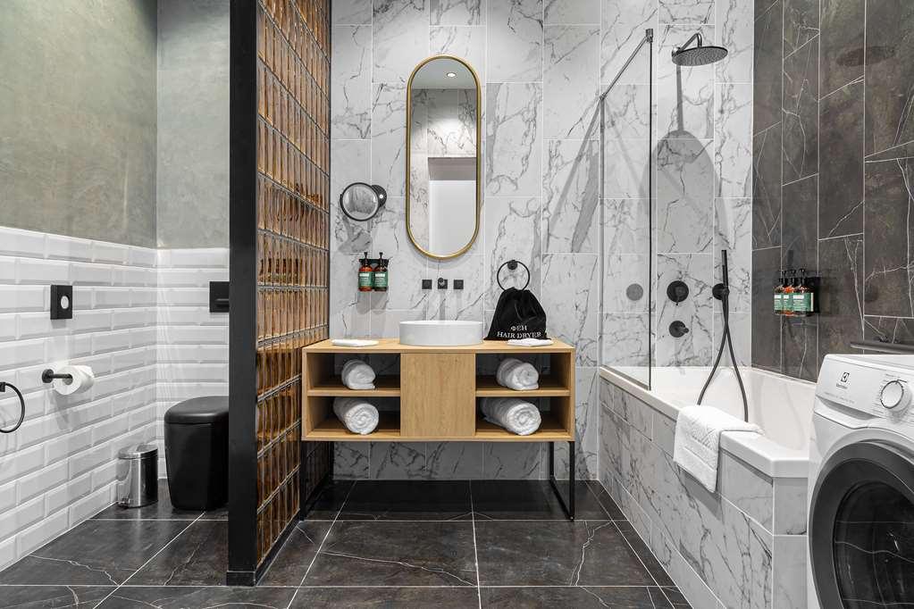 Hotel The Basilian Minsk, Curio Collection By Hilton Extérieur photo