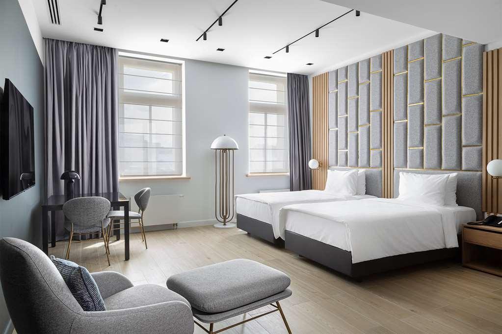Hotel The Basilian Minsk, Curio Collection By Hilton Chambre photo