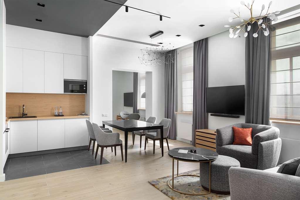 Hotel The Basilian Minsk, Curio Collection By Hilton Chambre photo