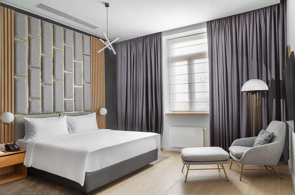 Hotel The Basilian Minsk, Curio Collection By Hilton Chambre photo