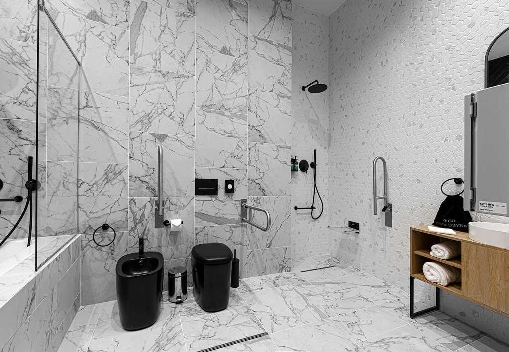 Hotel The Basilian Minsk, Curio Collection By Hilton Extérieur photo