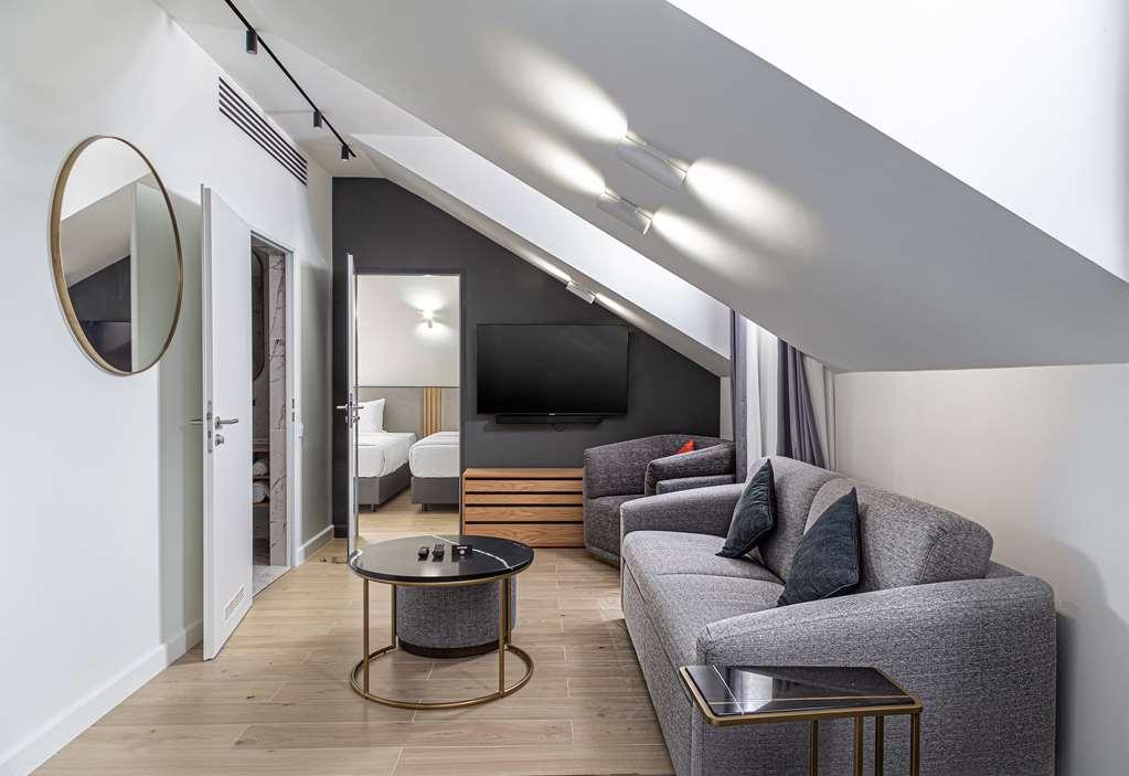 Hotel The Basilian Minsk, Curio Collection By Hilton Chambre photo