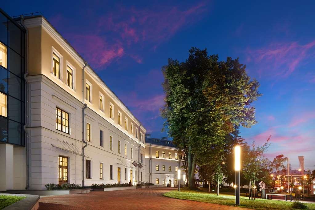 Hotel The Basilian Minsk, Curio Collection By Hilton Extérieur photo