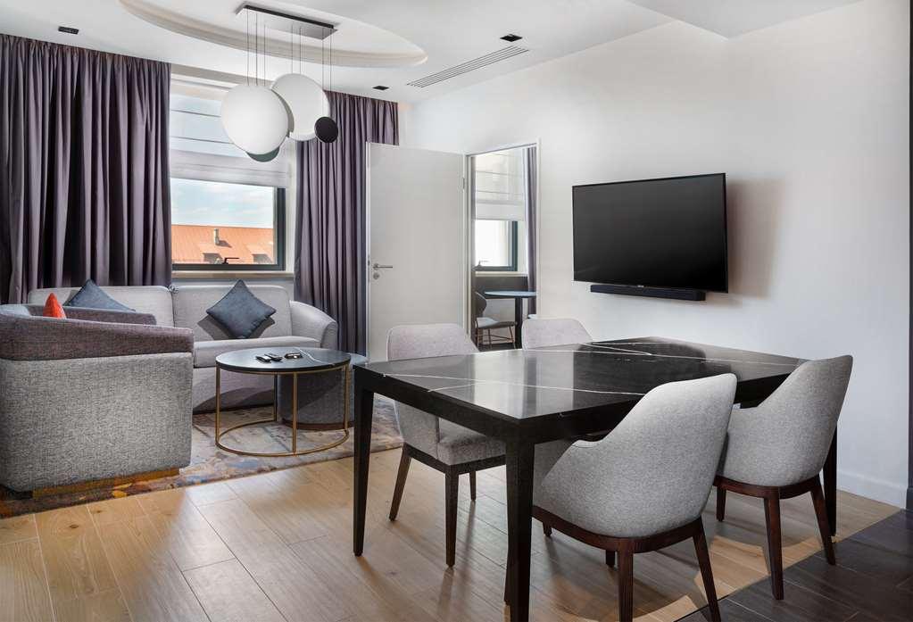 Hotel The Basilian Minsk, Curio Collection By Hilton Chambre photo