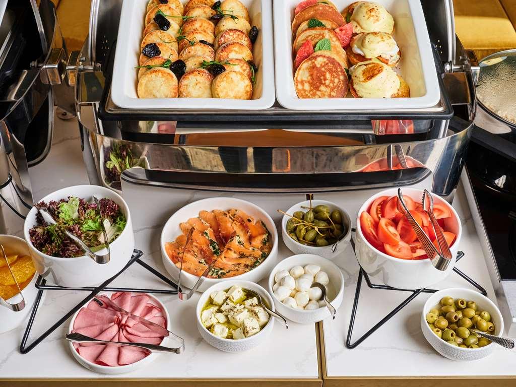 Hotel The Basilian Minsk, Curio Collection By Hilton Restaurant photo
